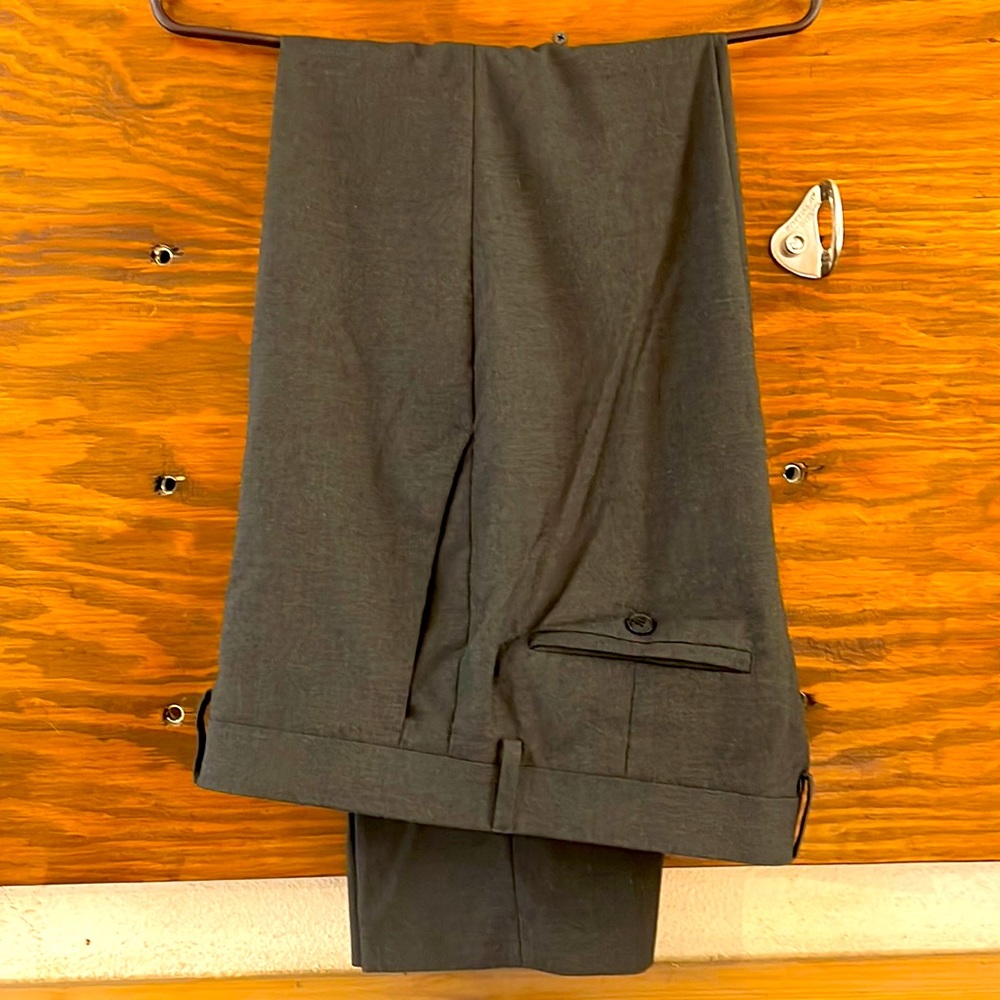 Kenneth Cole Reaction Grey suit pants 38x32